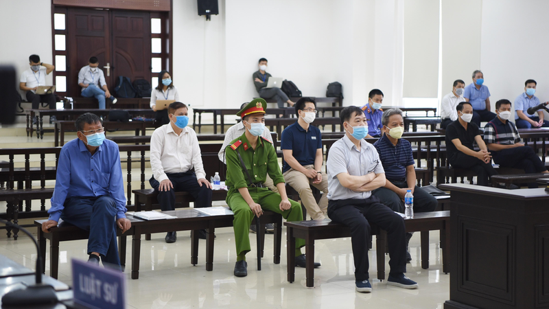 Các bị cáo tại tòa.
