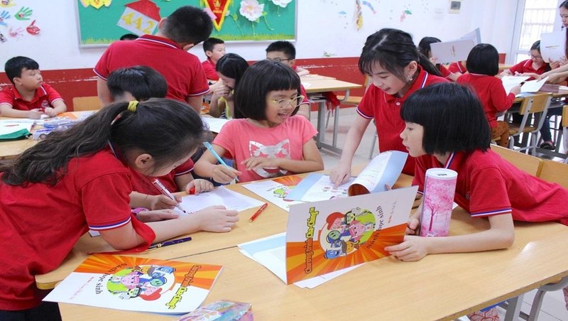 Giảng dạy giáo trình Cha-Ching tại các trường Tiểu học