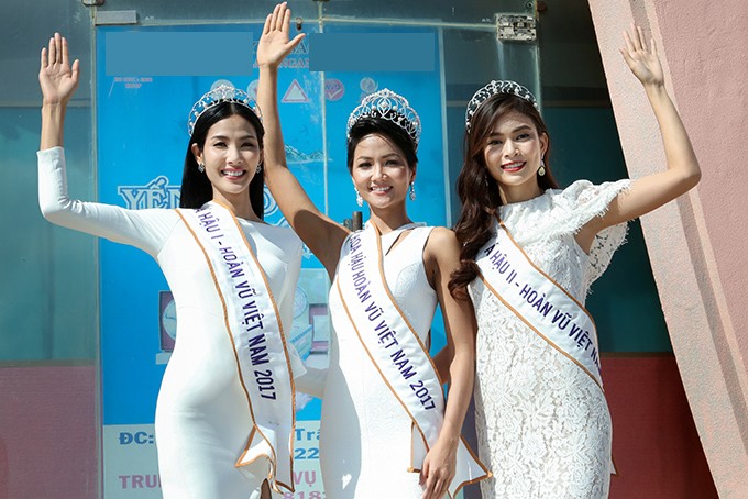 HHen Niê và hai Á hậu đọ sắc cùng Miss Universe 2008 Dayana Mendoza