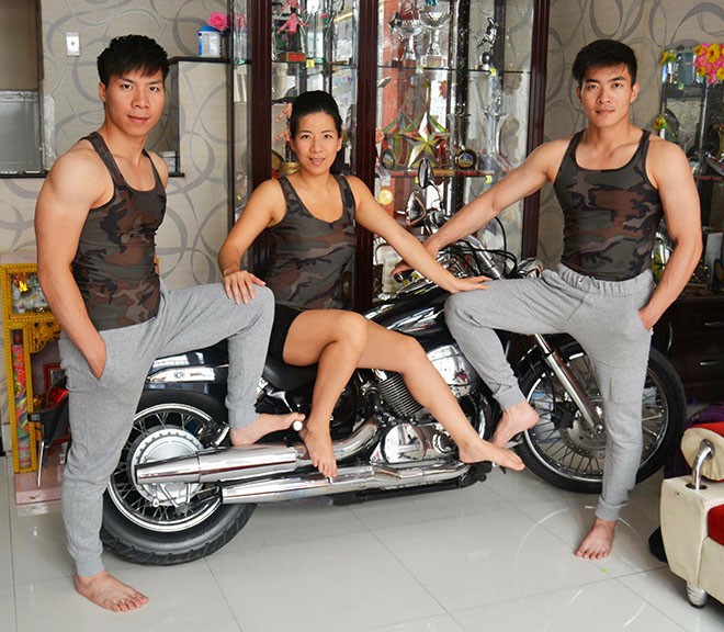 Chị gái Quốc Cơ, Quốc Nghiệp: "Khuyên 2 em bỏ nghề để tôi nuôi suốt đời" hình ảnh 2 chi gai quoc co, quoc nghiep: "khuyen 2 em bo nghe de toi nuoi suot doi" hinh anh 2