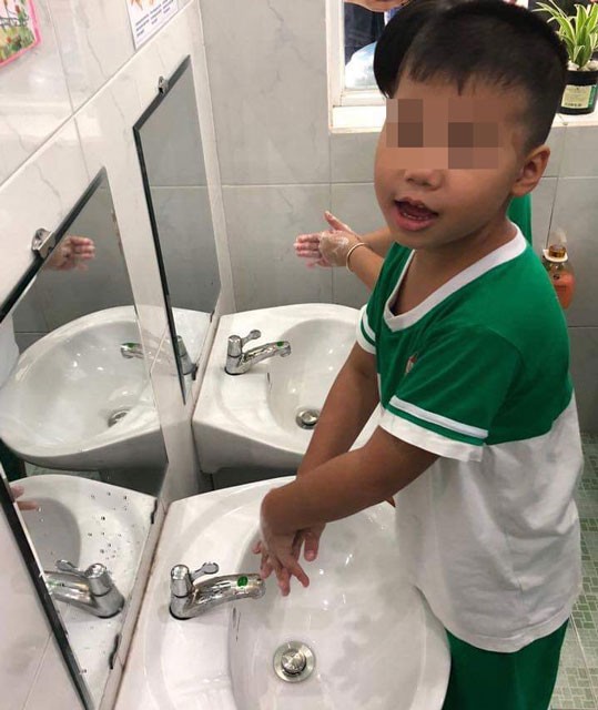 Bộ trưởng Bộ Y tế khuyến cáo: Vào BV tuyến cuối, trẻ bệnh nhẹ có thể biến chứng, thậm chí tử vong 3 bo-truong-bo-y-te-khuyen-cao-vao-bv-tuyen-cuoi-tre-benh-nhe-co-the-bien-chung-tham-chi-tu-vong-3