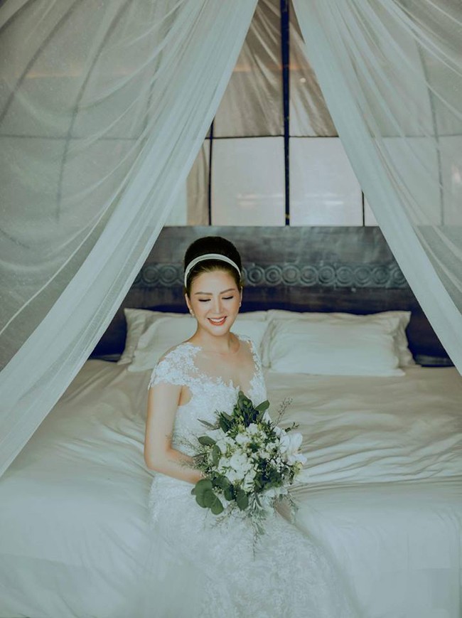 Nữ ca sỹ lấy Thứ trưởng Bộ Tài chính hơn 17 tuổi hé lộ cuộc sống vợ chồng son hình ảnh 7 nu ca sy lay thu truong bo tai chinh hon 17 tuoi he lo cuoc song vo chong son hinh anh 7