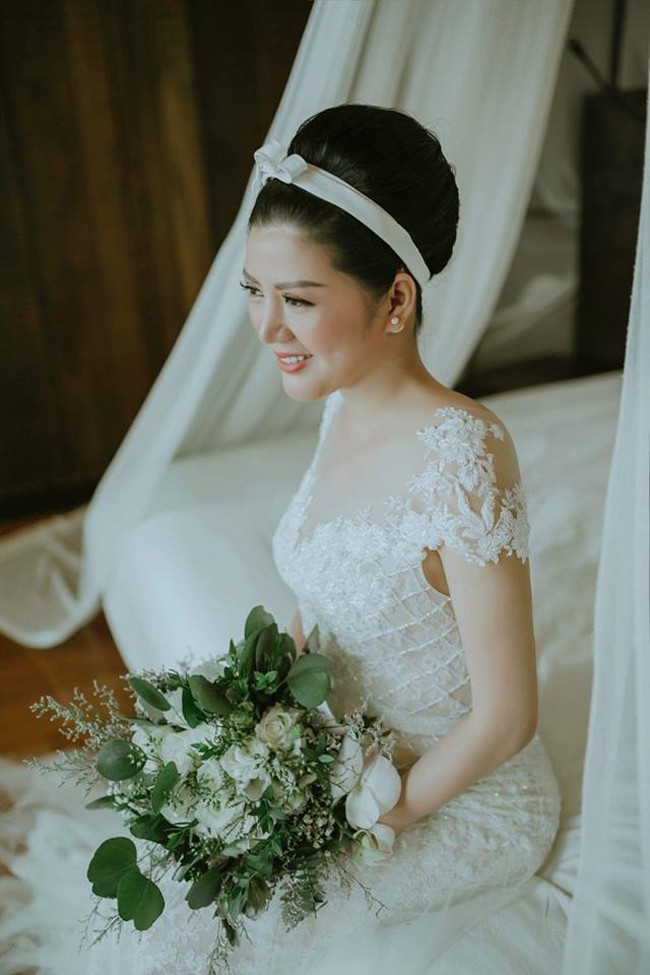 Nữ ca sỹ lấy Thứ trưởng Bộ Tài chính hơn 17 tuổi hé lộ cuộc sống vợ chồng son hình ảnh 3 nu ca sy lay thu truong bo tai chinh hon 17 tuoi he lo cuoc song vo chong son hinh anh 3