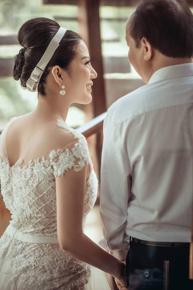 Nữ ca sỹ lấy Thứ trưởng Bộ Tài chính hơn 17 tuổi hé lộ cuộc sống vợ chồng son hình ảnh 6 nu ca sy lay thu truong bo tai chinh hon 17 tuoi he lo cuoc song vo chong son hinh anh 6