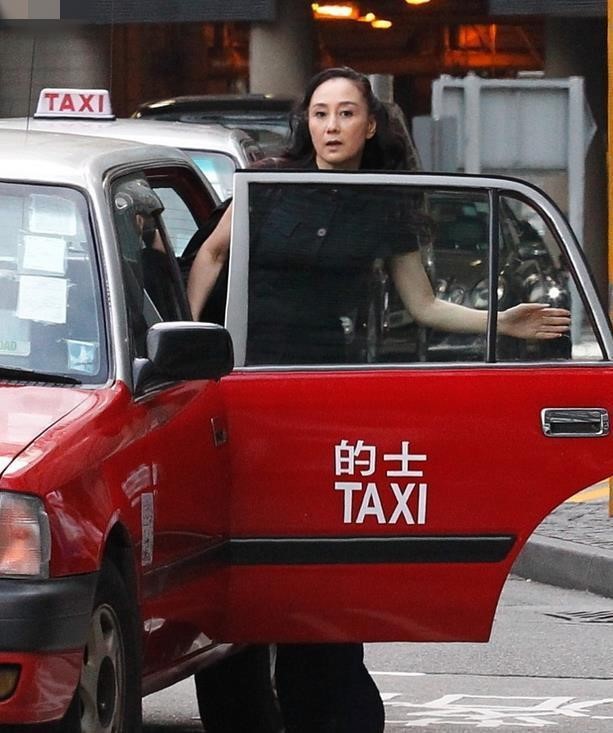 Mỹ nhân được Lý Liên Kiệt yêu chiều hóa ra lại có cuộc sống khó tin thế này hình ảnh 4 my nhan duoc ly lien kiet yeu chieu hoa ra lai co cuoc song kho tin the nay hinh anh 4