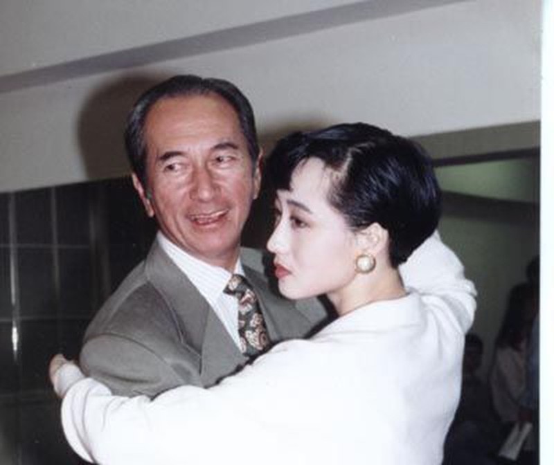 Mỹ nhân được Lý Liên Kiệt yêu chiều hóa ra lại có cuộc sống khó tin thế này hình ảnh 3 my nhan duoc ly lien kiet yeu chieu hoa ra lai co cuoc song kho tin the nay hinh anh 3