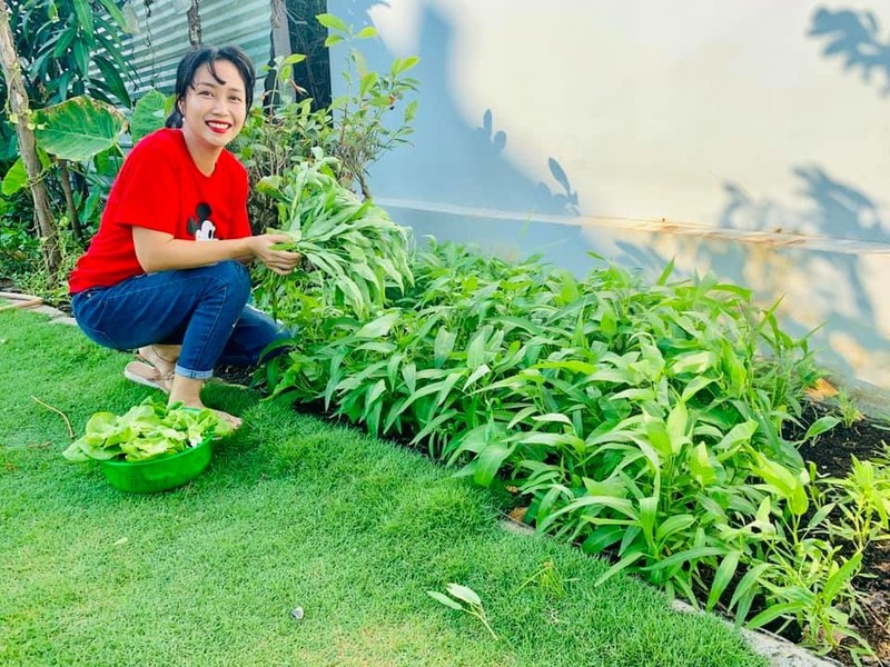 Người đẹp khiến Trường Giang mê mẩn: Chồng cưng như trứng mỏng, ở biệt thự thênh thang hình ảnh 22 nguoi dep khien truong giang me man: chong cung nhu trung mong, o biet thu thenh thang hinh anh 22