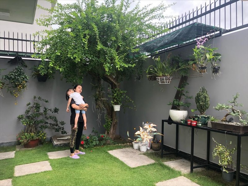 Người đẹp khiến Trường Giang mê mẩn: Chồng cưng như trứng mỏng, ở biệt thự thênh thang hình ảnh 21 nguoi dep khien truong giang me man: chong cung nhu trung mong, o biet thu thenh thang hinh anh 21