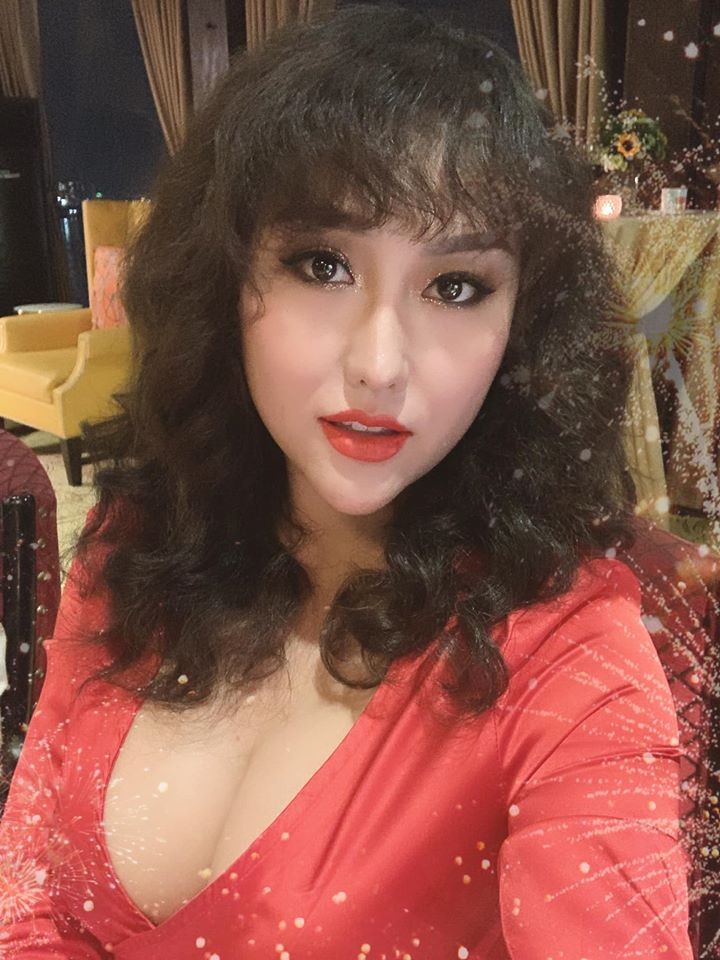 Phi Thanh Vân hé lộ "phi công" kém 13 tuổi yêu đơn phương sau đại gia tặng nhẫn kim cương "khủng" hình ảnh 1 phi thanh van he lo "phi cong" kem 13 tuoi yeu don phuong sau dai gia tang nhan kim cuong "khung" hinh anh 1