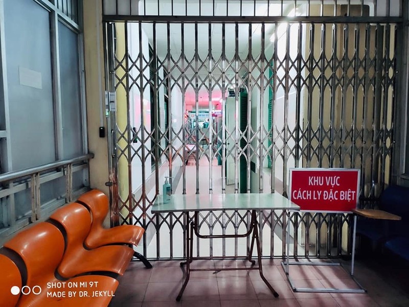 Gỡ phong toả tại bệnh viện Xanh Pôn Gỡ phong toả tại bệnh viện Xanh Pôn