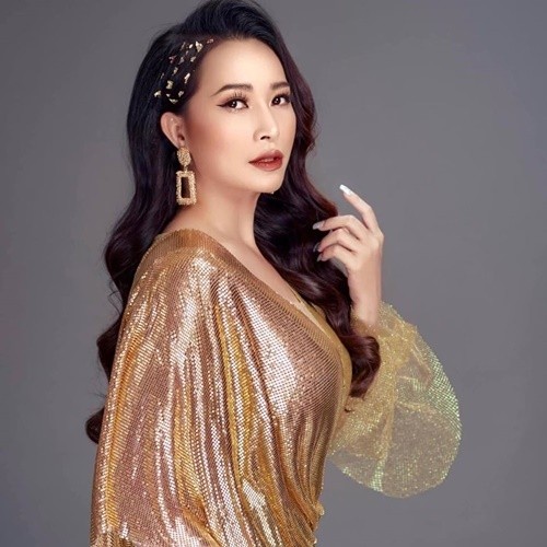 Ca sĩ Đan Kim.