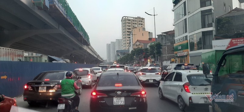 d2.jpg Nghỉ lễ 30/4, đông nghẹt bến xe, kẹt cứng đường sau nới giãn cách