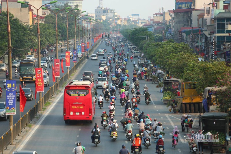 H2.jpg Nghỉ lễ 30/4, đông nghẹt bến xe, kẹt cứng đường sau nới giãn cách