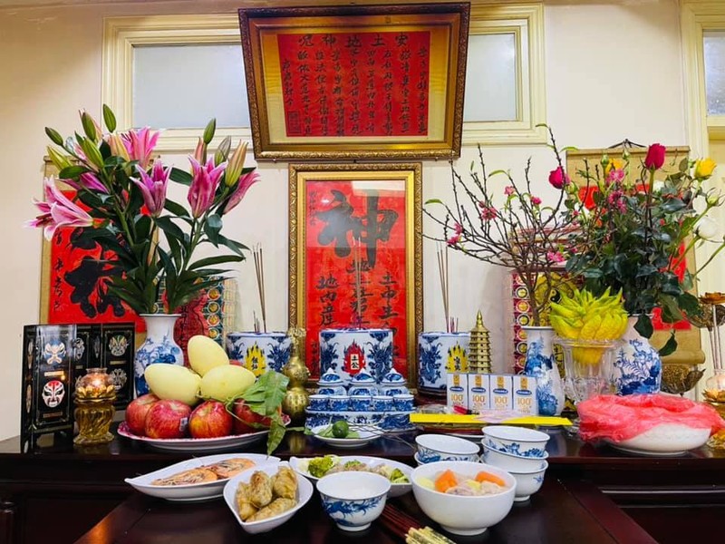 Mâm cỗ cúng Táo Quân của Công Lý, Tự Long, Hoàng Trang VTV