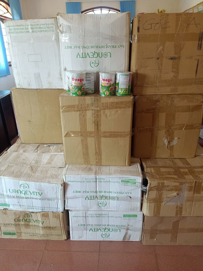 Nhẫn tâm lừa bán hơn 5.000 hộp sữa bột giả cho người già