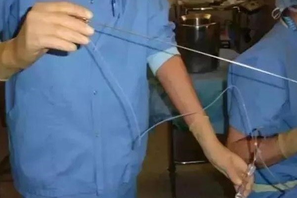 Nữ sinh Trung Quốc bán trứng để tiêu xài