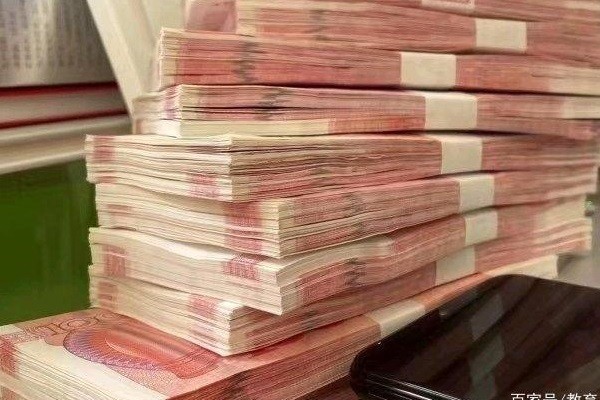 Nữ sinh Trung Quốc bán trứng để tiêu xài