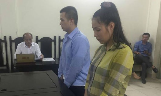 Bị cáo Khương và Tuấn tại tòa