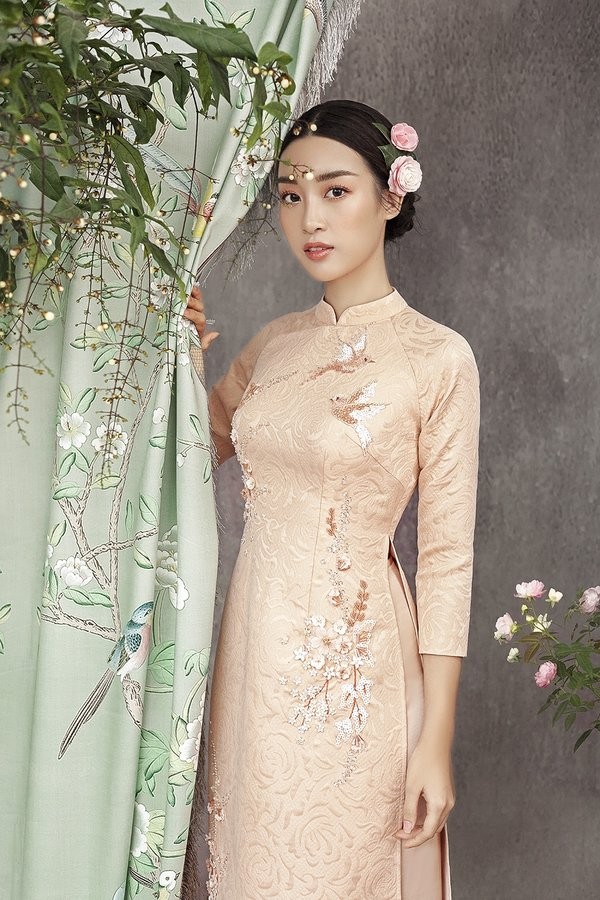 Đỗ Mỹ Linh từng tự xông nhà mình bất đắc dĩ. (Ảnh: FBNV) Kết quả hình ảnh cho đỗ mỹ linh tết