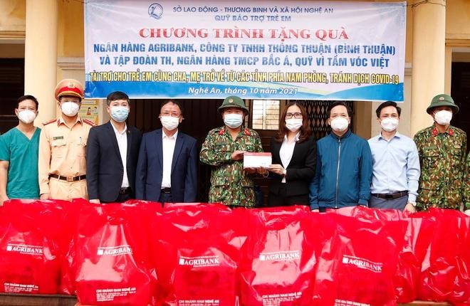 Những suất quà ý nghĩa đã được trao tặng cho các em đang cách ly