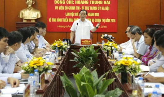 Bí thư Thành ủy Hà Nội Hoàng Trung Hải phát biểu tại buổi làm việc. Ảnh: TH.
