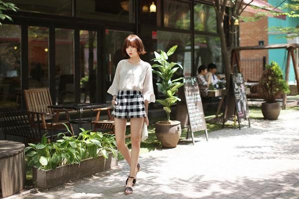 aaa 10 gợi ý chọn đồ hè cho quý cô thấp bé