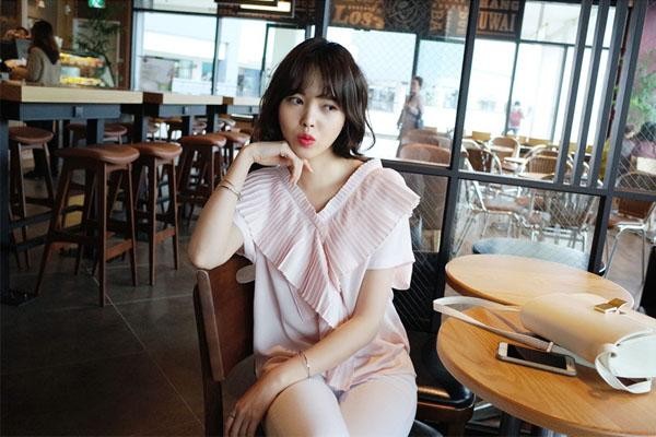 cckk211 10 gợi ý chọn đồ hè cho quý cô thấp bé