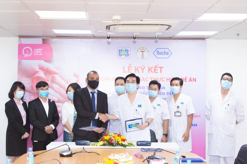 Chính thức triển khai Đề án Tăng cường tiếp cận các liệu pháp điều trị tiên tiến cho người bệnh ung thư vú nguy cơ cao tại Bệnh viện Ung bướu Tp. Hồ Chí Minh
