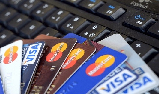 Nghịch lý khi sử dụng thẻ ATM