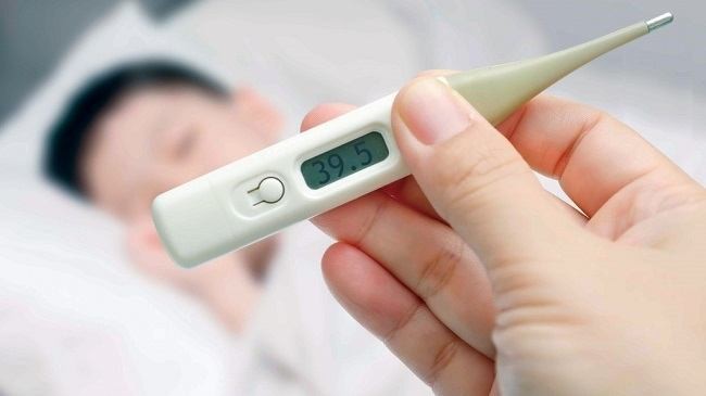 trẻ sốt mọc răng làm sao nhanh khỏi
