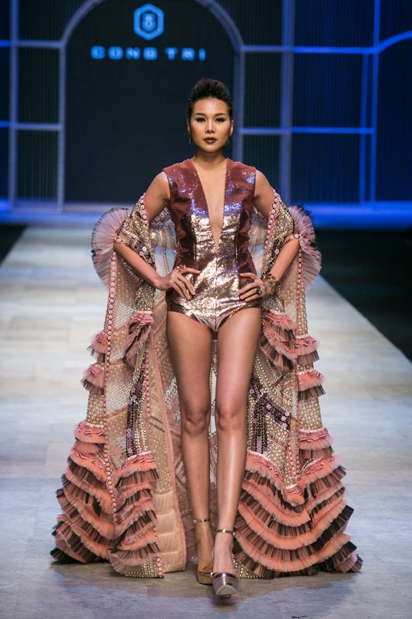 Thanh Hằng, siêu mẫu Thanh Hằng, tuần lễ thời trang quốc tế việt nam Thanh Hằng, siêu mẫu Thanh Hằng, tuần lễ thời trang quốc tế việt nam