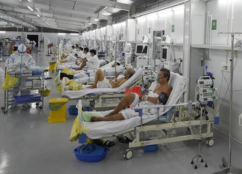 Ngày 13/10 Trung tâm được chuyển giao cho Bệnh viện Đại học Y Dược tiếp tục nhiệm vụ cứu chữa người bệnh. Ảnh: Vân Sơn