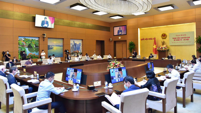 Tọa đàm tham vấn chuyên gia về kinh tế - xã hội do Văn phòng Quốc hội (QH) phối hợp với Ủy ban Kinh tế của QH tổ chức.
