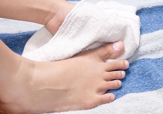 Kết quả hình ảnh cho khử mùi hôi chân khi đi giầy