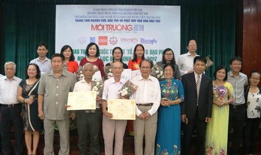 3 tác giả giành giải Lục Bát Trăng Vàng