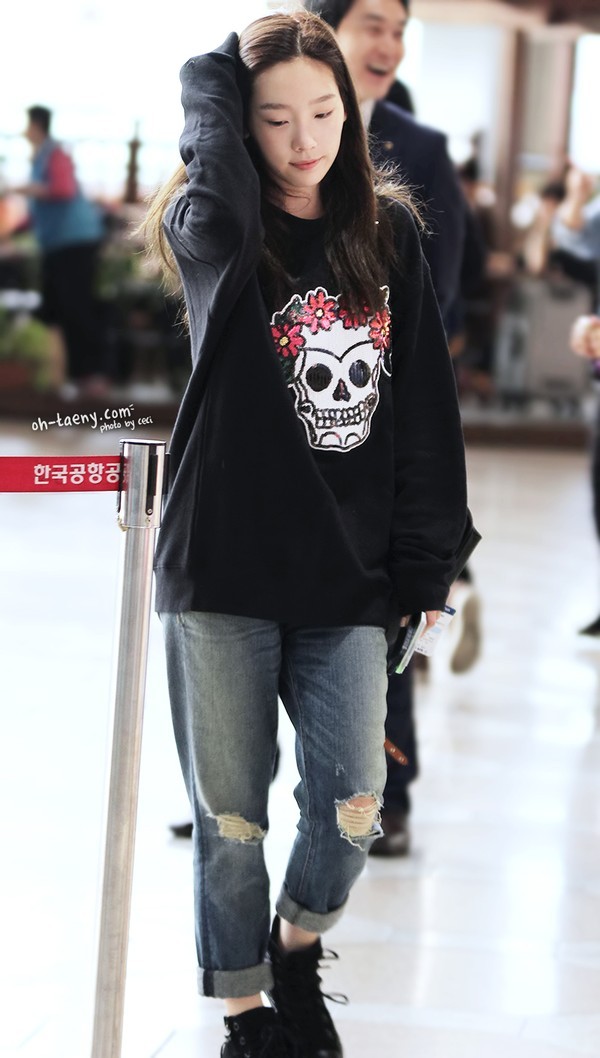 Học sao Hàn tips mix đồ siêu chất với áo pull nỉ và sweater 8 Học sao Hàn tips mix đồ siêu chất với áo pull nỉ và sweater 8