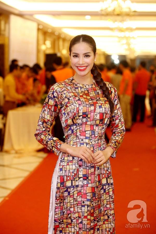 Kết quả hình ảnh cho ao dai Viet Nam sao Viet tết tóc