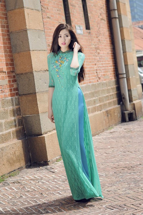 Kết quả hình ảnh cho Tóc dài thẳng mượt mà áo dài