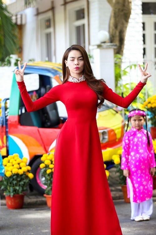Kết quả hình ảnh cho ao dai Viet Nam sao Viet