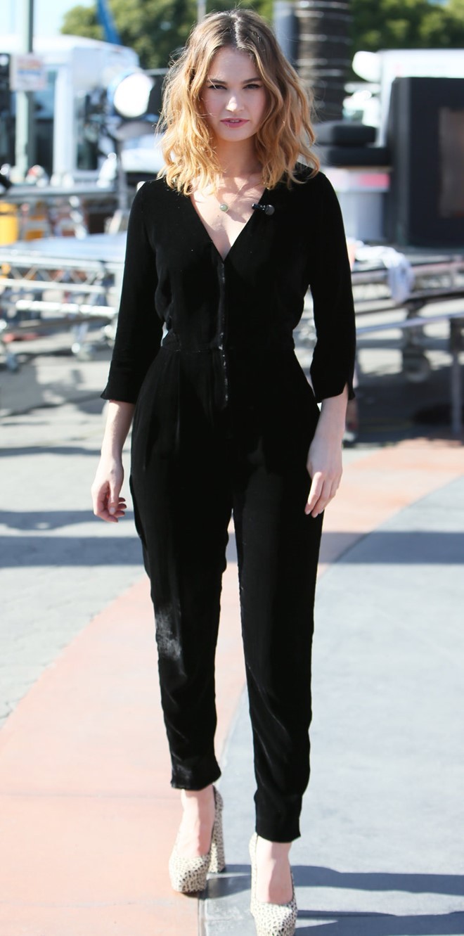 Kết quả hình ảnh cho Jumpsuit mua thu sao Chau Au