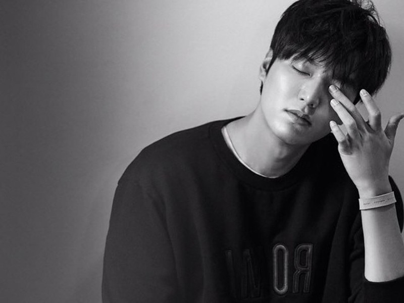 Kết quả hình ảnh cho áo len Lee Min Hoo Hàn Quốc