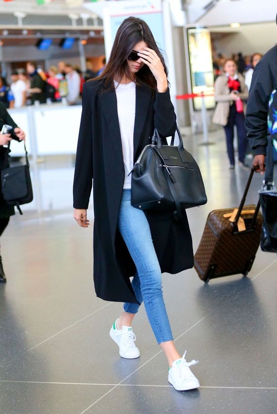 4 dáng blazer đen giúp bạn mặc đẹp trong mọi hoàn cảnh
