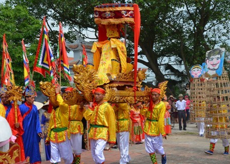 Kết quả hình ảnh cho Lễ hội “Ông Đùng bà Đà”