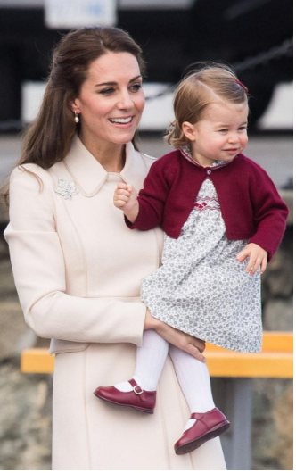 Công chúa Charlotte (con gái của William&Kate) Công chúa Charlotte (con gái của William&Kate)