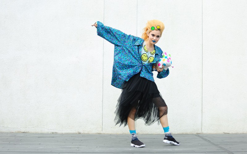 Street style ngay 2: Su noi loan khong gioi han cua tuoi tre hinh anh 2
