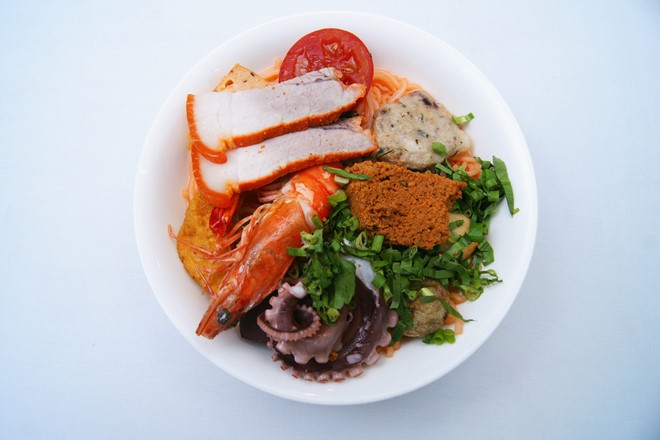 Bun rieu tom bien hut khach tai Vung Tau hinh anh 3
