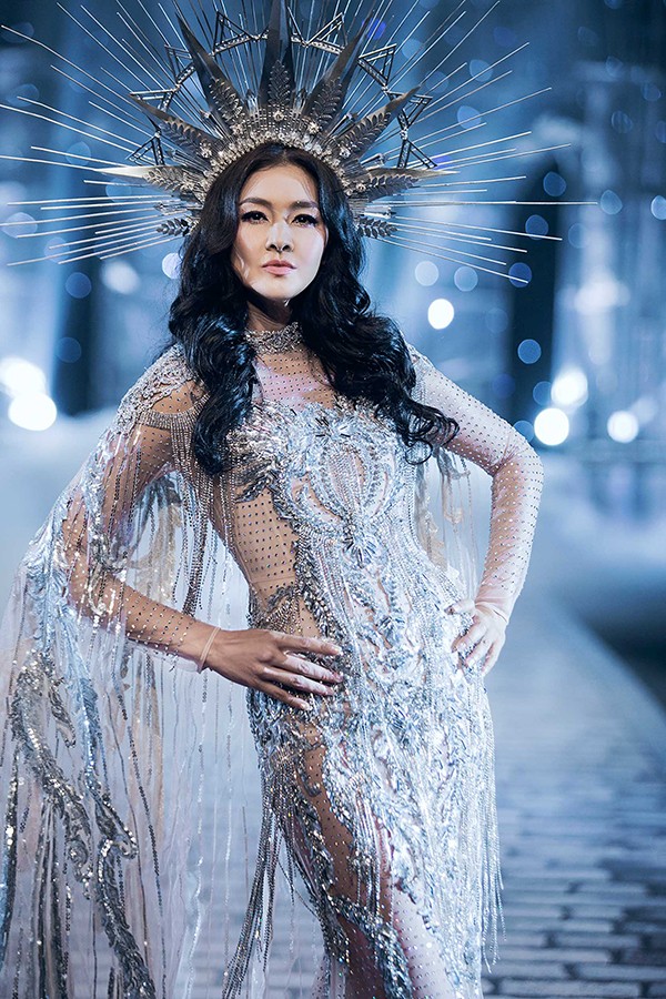 sieu-mau-lukkade-hoa-nu-than-trong-show-dien-chung-thanh-phong-1