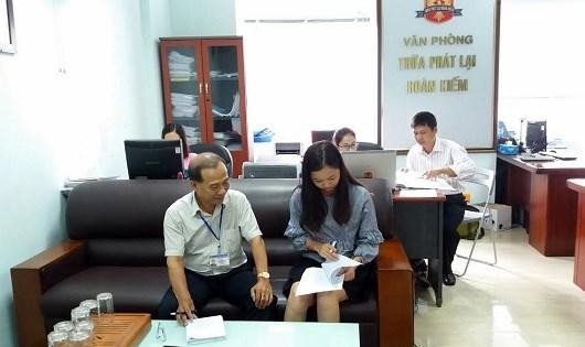 Thừa phát lại không được tiết lộ thông tin về việc thực hiện công việc của mình