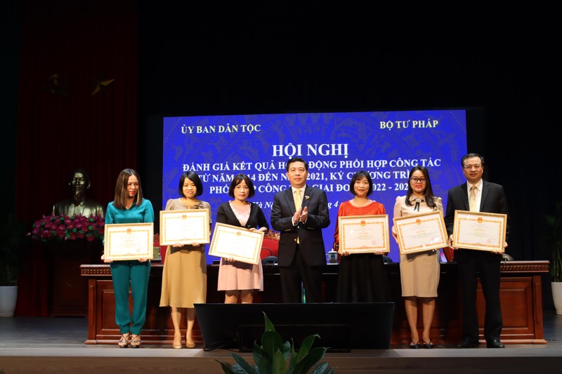 Tăng cường phối hợp giữa Bộ Tư pháp và Ủy ban Dân tộc ảnh 8