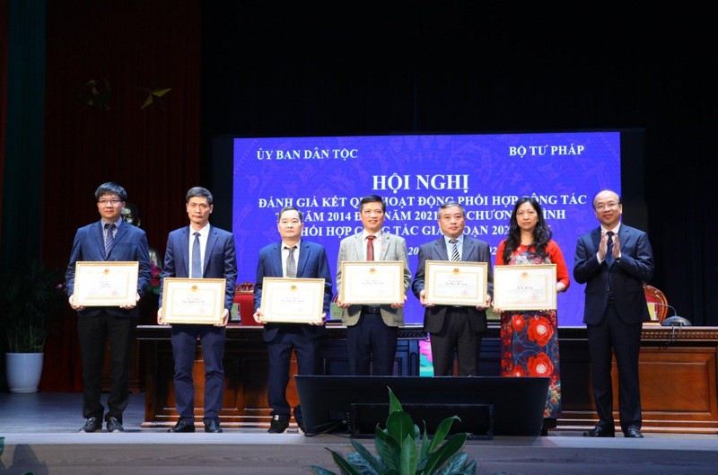 Tăng cường phối hợp giữa Bộ Tư pháp và Ủy ban Dân tộc ảnh 9